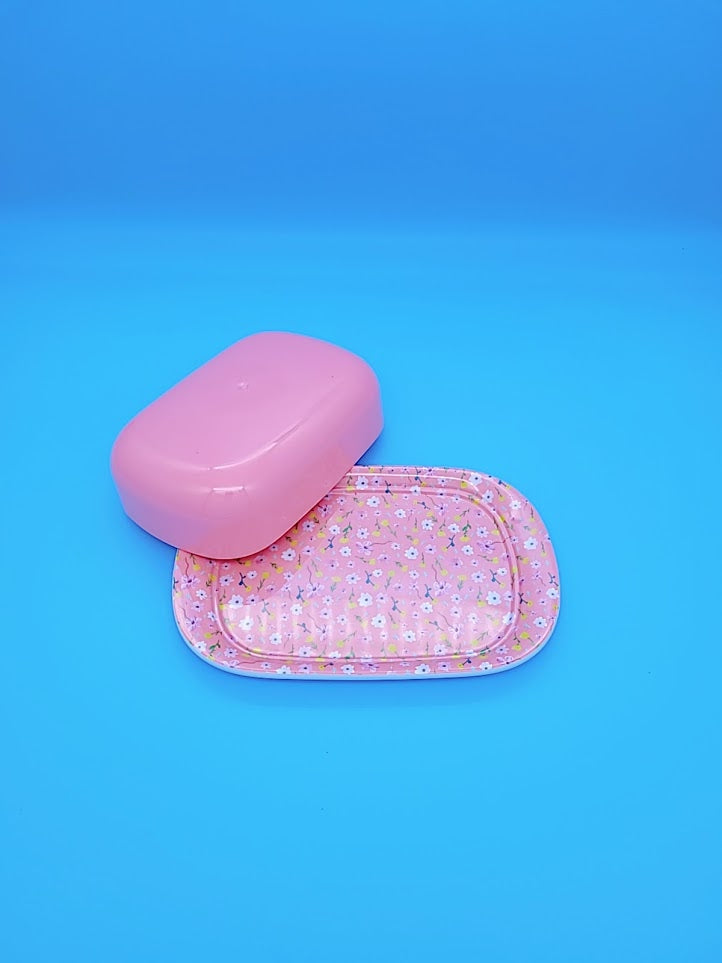 Pink plate with cover
